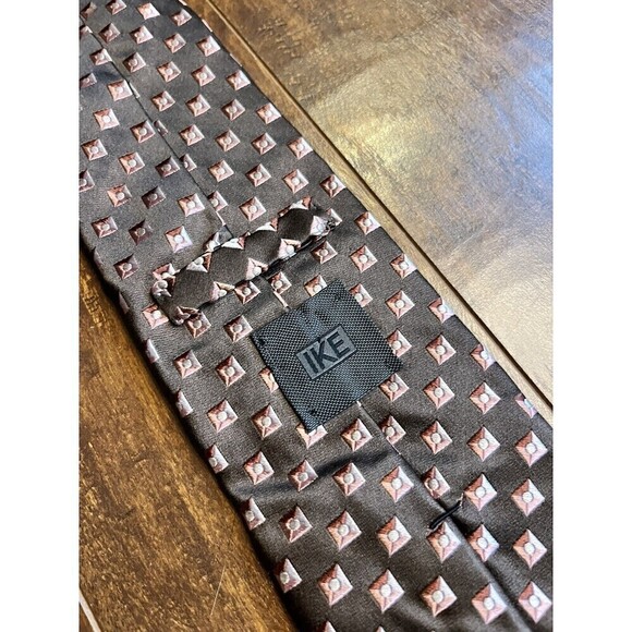 Ike Bear New York USA 100% Silk Mens Casual Brown Whos Better Then You Tie - Picture 4 of 7